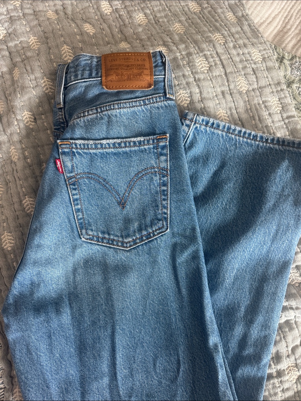 Levi’s! - Picture 3 of 4